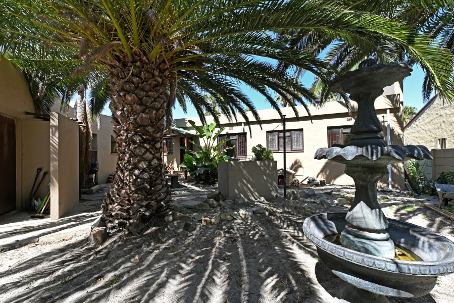 6 Bedroom Property for Sale in Welgelegen Western Cape